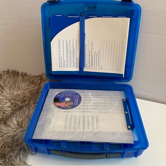 Suze Orman’s Protection Portfolio Financial Organizing Box - Picture 3 of 11